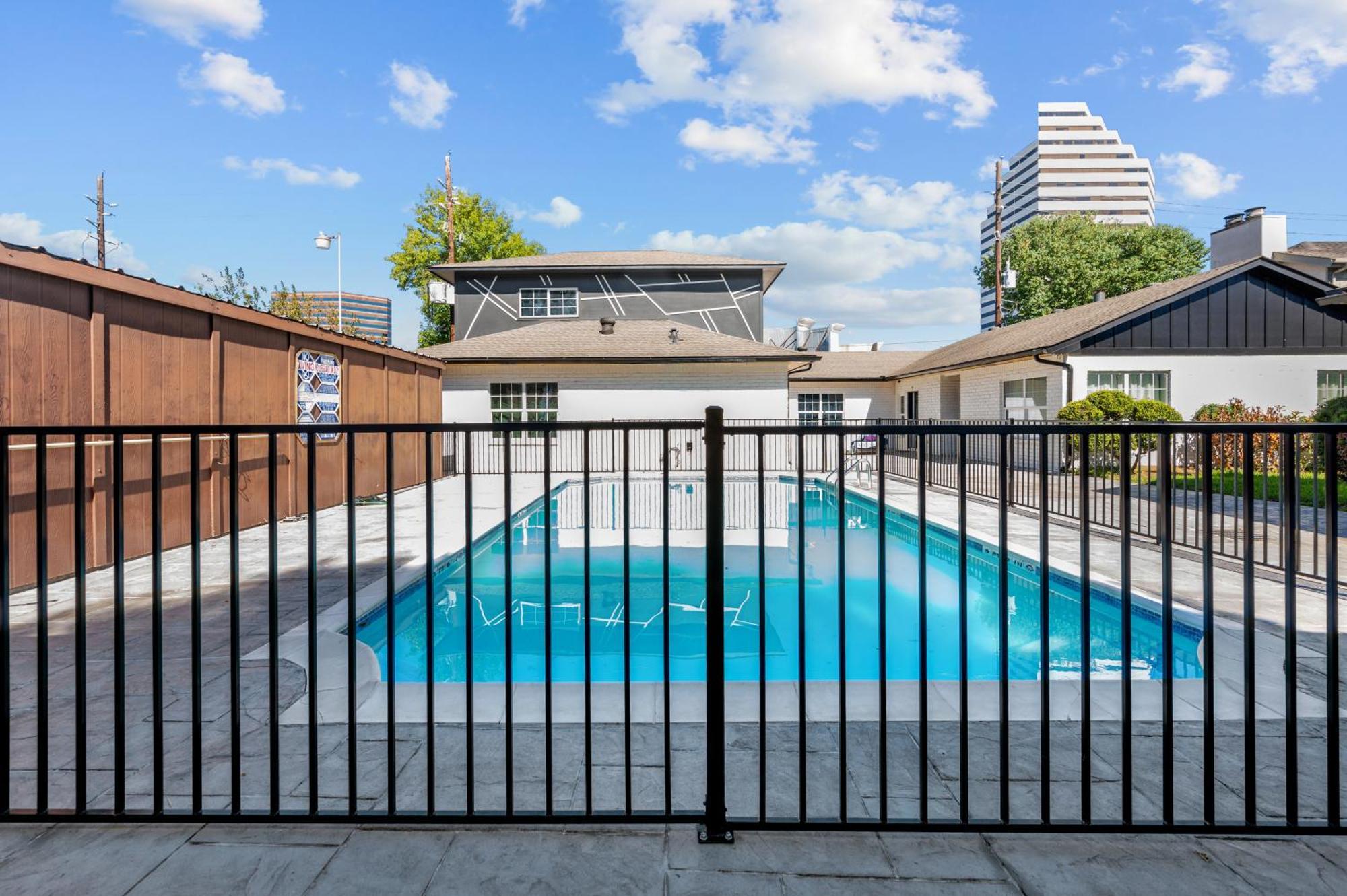 Spacious 1Br Galleria Apt With Pool & Free Park Хюстън Екстериор снимка