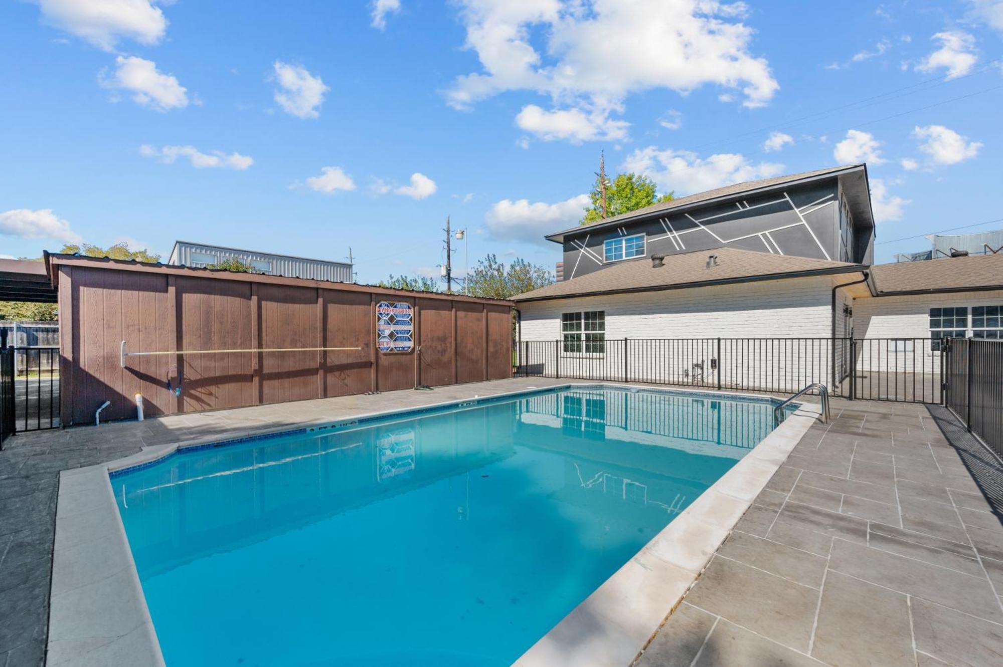 Spacious 1Br Galleria Apt With Pool & Free Park Хюстън Екстериор снимка